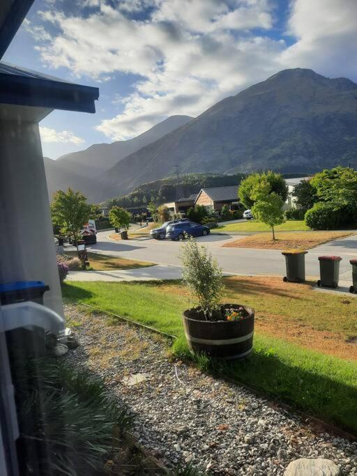 Banbury Deluxe With Spa Bath! Private Courtyard! Queenstown Luaran gambar