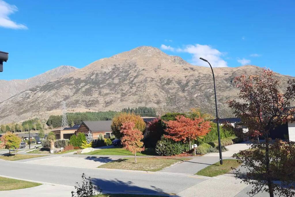 Banbury Deluxe With Spa Bath! Private Courtyard! Queenstown Luaran gambar