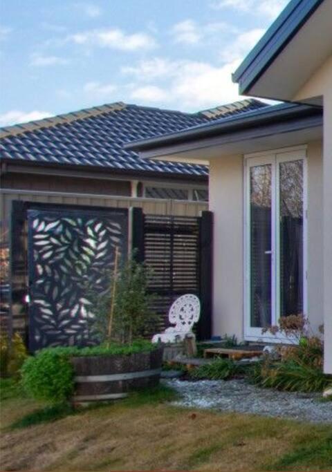 Banbury Deluxe With Spa Bath! Private Courtyard! Queenstown Luaran gambar